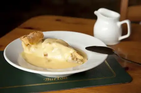 $apple-pie-custard.webp