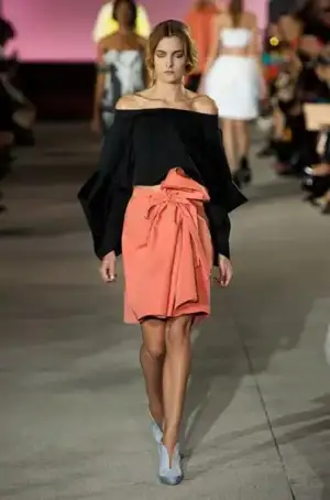 $john_galliano_ilkbahar_yaz_2013_defile_moda_elbise_koleksiyon (16).webp