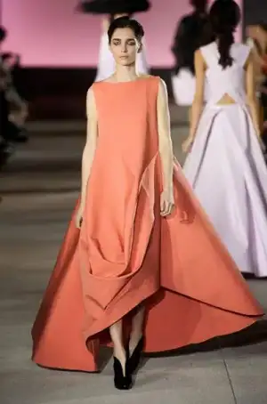 $john_galliano_ilkbahar_yaz_2013_defile_moda_elbise_koleksiyon (18).webp