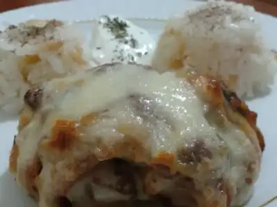 $6Beşamel Soslu Sebzeli Tas Kebabı ve Pilav.webp $6Beşamel Soslu Sebzeli Tas Kebabı ve Pilav.webp