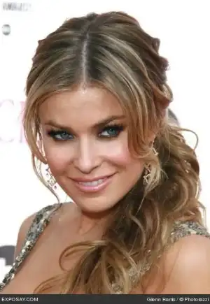 $carmen-electra-2006-nclr-alma-awards-arrivals-Jn2WGM.webp