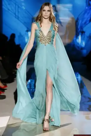 $zuhair-murad-mavi-ta&#351;-i&#351;lemeli-abiye-modeli-400x600.webp