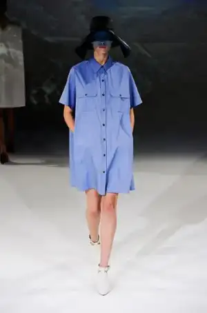 $hussein_chalayan_2013_ilkbahar_yaz_elbise_moda_defile (9).webp