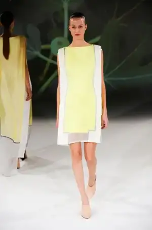 $hussein_chalayan_2013_ilkbahar_yaz_elbise_moda_defile (12).webp