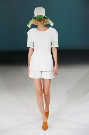 $hussein_chalayan_2013_ilkbahar_yaz_elbise_moda_defile (23).webp