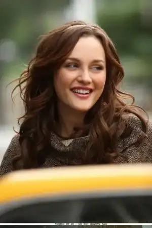 $Blair-Waldorf-gossip-girl-lovers-2310942-1707-2560.webp