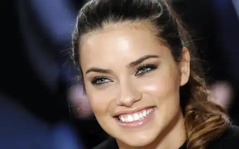 $adrianalima7.webp