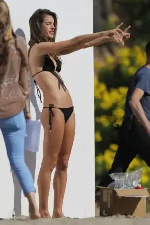 $gallery_main-alessandra-ambrosio-malibu-barbie-11.webp