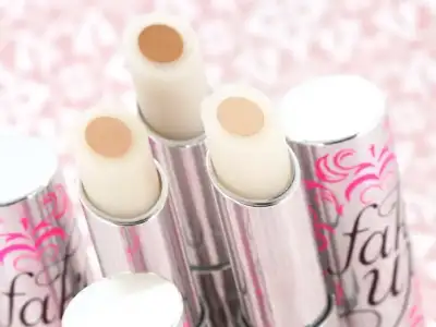 $Benefit-Fake-Up-6171.webp