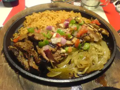 $Flickr_elisart_324248450--Beef_and_chicken_fajitas.webp $Flickr_elisart_324248450--Beef_and_chicken_fajitas.webp