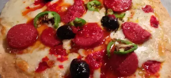 $tortilla-pizza-tarifi-575x262.webp