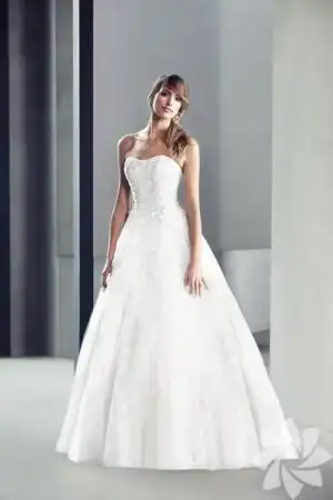 $2014 Oleg Cassini Gelinlik Modelleri (1).webp