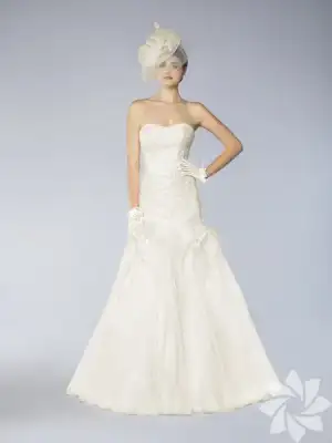 $2014 Oleg Cassini Gelinlik Modelleri (7).webp