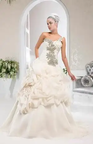 $gosterisli_2014_gelinlik_modelleri (1).webp