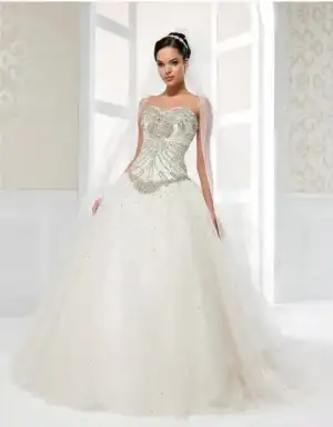$gosterisli_2014_gelinlik_modelleri (3).webp
