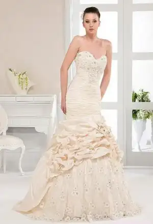 $gosterisli_2014_gelinlik_modelleri (7).webp