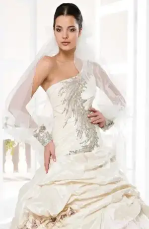 $gosterisli_2014_gelinlik_modelleri (14).webp