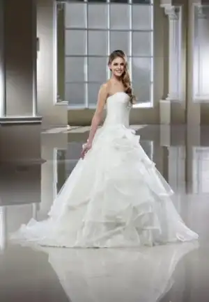 $gosterisli_2014_gelinlik_modelleri (18).webp