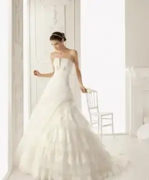 $gosterisli_2014_gelinlik_modelleri (45).webp
