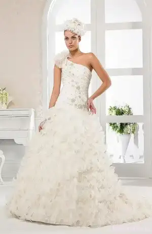 $gosterisli_2014_gelinlik_modelleri (64).webp