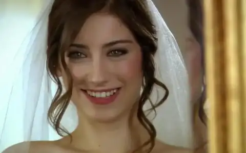 $Hazal-hazal-kaya-33002701-1920-1200.webp