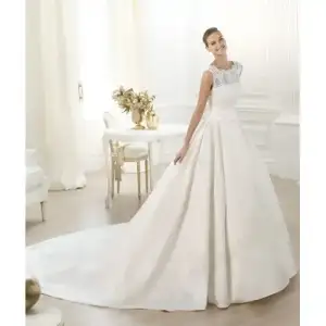 $Pronovias1042-500x500.webp