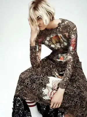$Interview_October_2013_Karlie_s_Couture_3.webp
