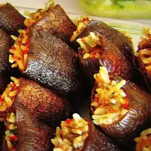 $berfend-akdeniz-mutfa&#287;&#305;-osmaniye-patl&#305;can dolmas&#305;-400x.webp