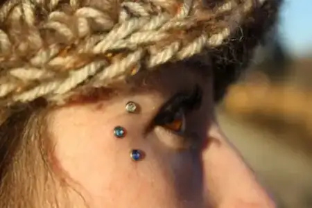 $dermal-piercing-101.webp