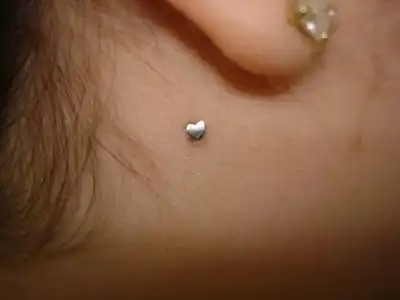 $dermal-piercing-23.webp
