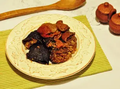 $kuru-biber-ve-patlican-dolmasi.webp