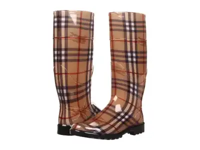 $burberry-2014-bot-cizme-modelleri (3).webp