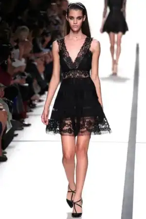 $elie_saab_2014_ilkbahar_defile_moda_elbise_modelleri (28).webp