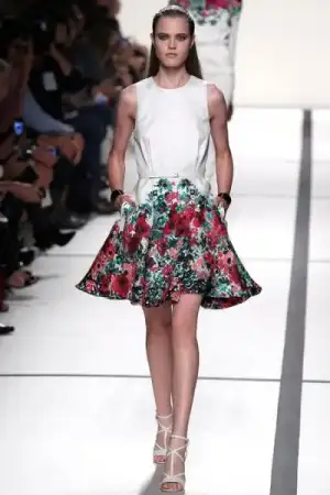 $elie_saab_2014_ilkbahar_defile_moda_elbise_modelleri (56).webp