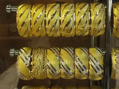$jewels-bracelets-gold-silver.webp