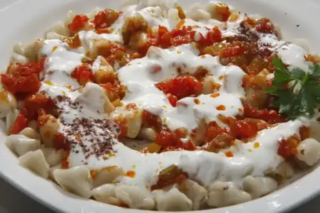 $gece-yar&#305;s&#305;-mant&#305;-yemek_513363.webp
