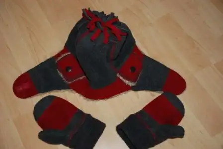 $gap iÃ§i tÃ¼ylÃ¼ Ã¾apka ve eld.4-5 yaÃ¾ 15tl.webp