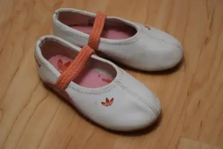 $adidas babet beyaz 22 no 15tl.webp