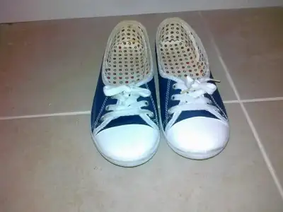$03062011418.webp
