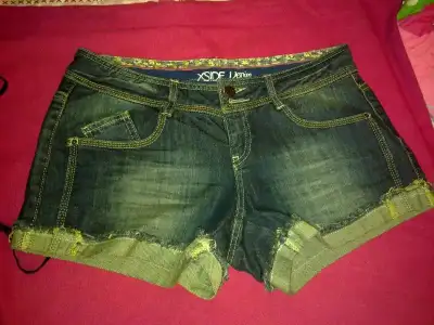 $25012014998.webp
