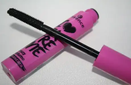 $mascara+essence2.webp