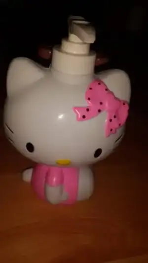 $hello kityli sÃ½vÃ½ sabunluÃ°um.webp