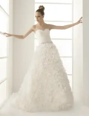$167milervestidodenoviaa.webp