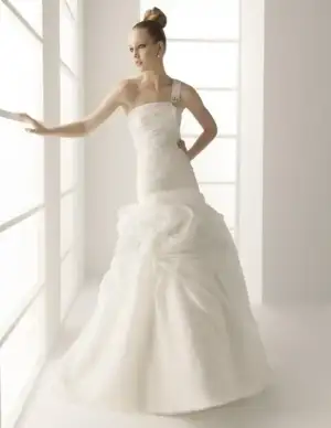 $128melisavestidodenovia.webp