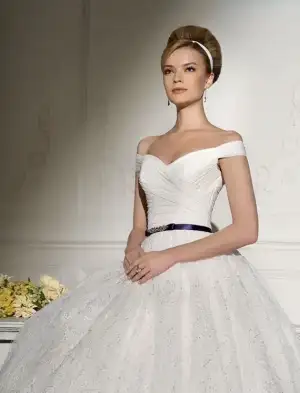 $2011sweetheartneckline.webp