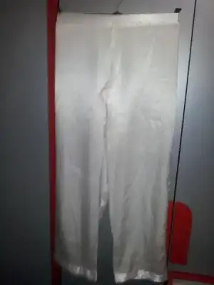 $BEYAZ SATEN PÃJAMA TAKIMI 30TL (2).webp