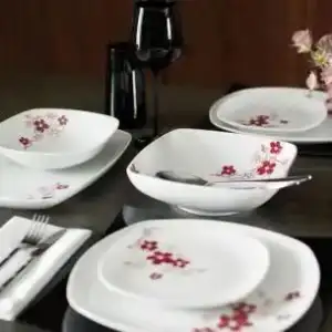 $%C3%A7i%C3%A7ekli-modern-porselen-yemek-tak%C4%B1m%C4%B1-modelleri.webp