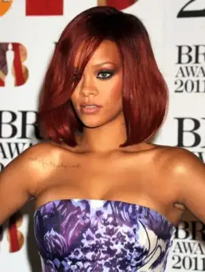 $021511_rihanna_beauty110215172221.webp