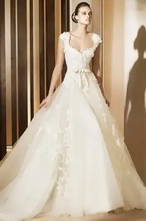 $aglaya-elie_saab.webp $aglaya-elie_saab.webp