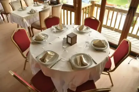 $ekm_restaurant.webp $ekm_restaurant.webp